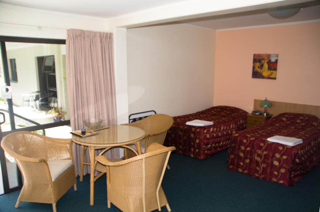 Bay Sands Seafront Studios Paihia Room photo